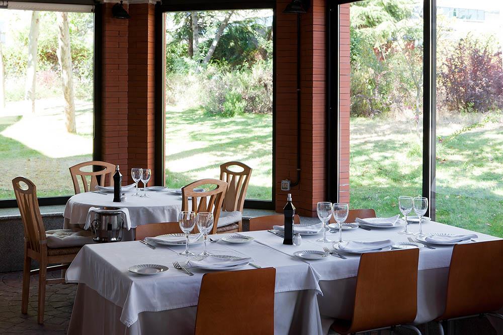 Apartamentos Th La Florida Madrid Restoran gambar